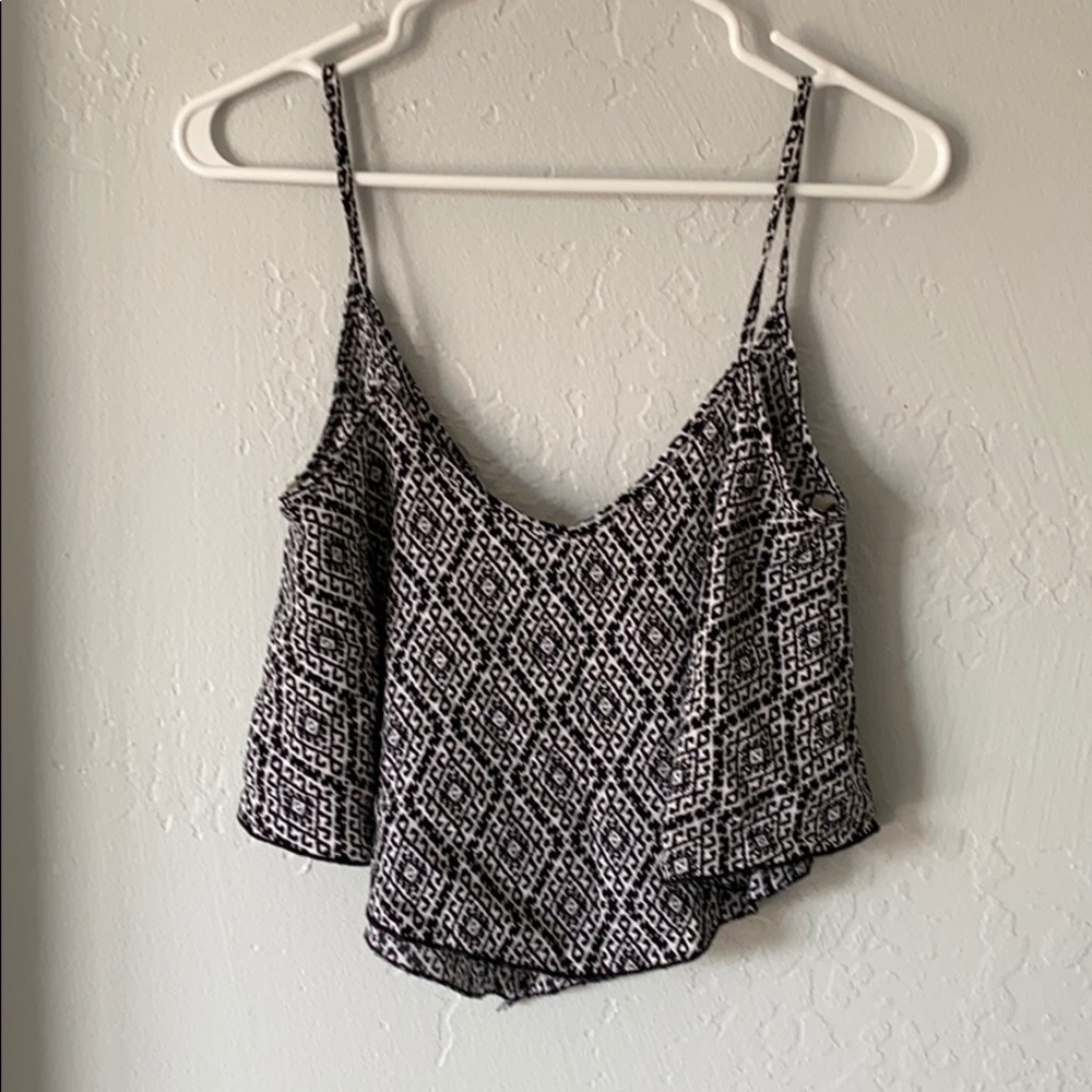 Black and white patterned crop top